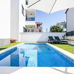 Sunny Pool By Interhome トロギール