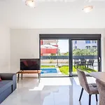 アパート Sunny Pool By Interhome