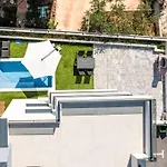 Sunny Pool By Interhome アパート トロギール