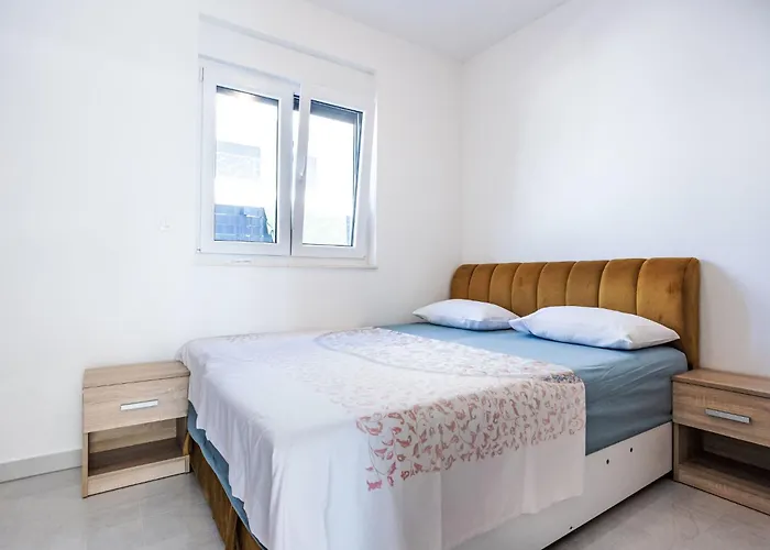Appartement Sunny Pool By Interhome Trogir