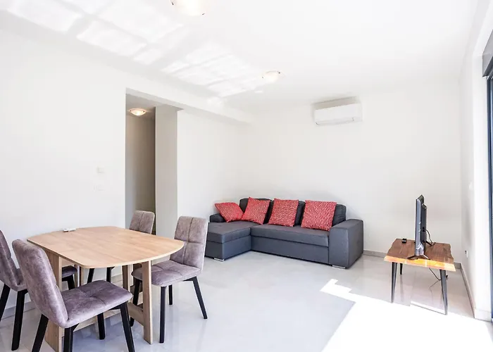 Appartement Sunny Pool By Interhome