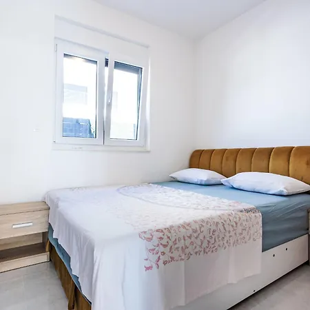 Apartamento Sunny Pool By Interhome Trogir