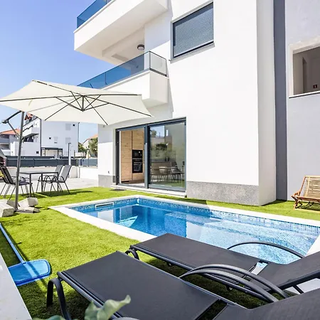 Apartment Sunny Pool By Interhome *