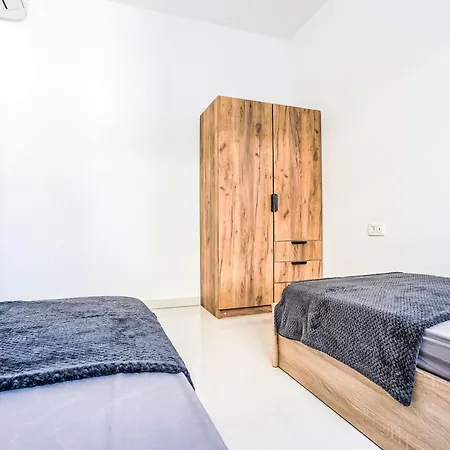 Sunny Pool By Interhome Apartamento