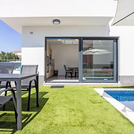 Sunny Pool By Interhome *