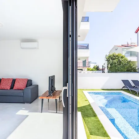 Apartamento Sunny Pool By Interhome Trogir